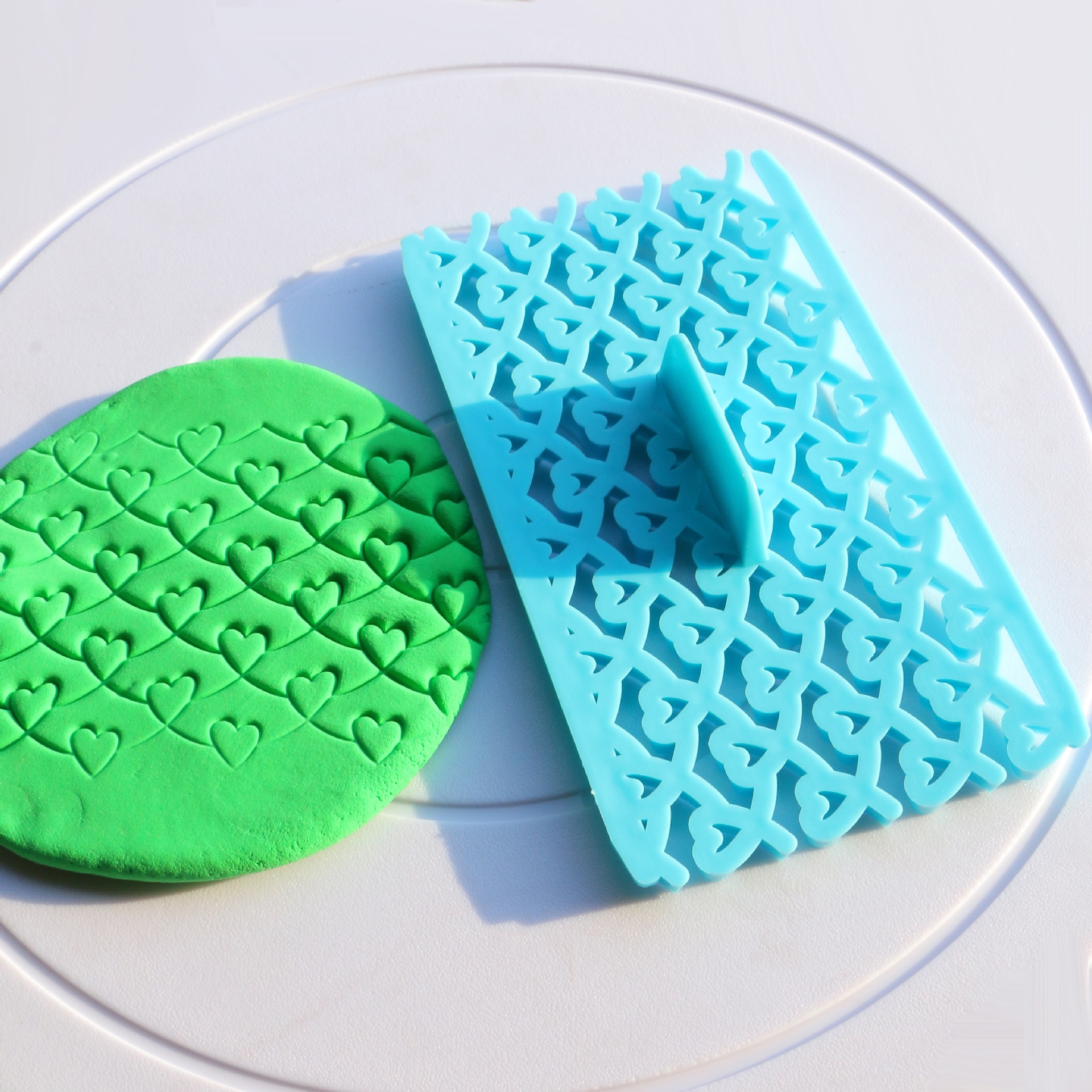 17 style Fondant Embosser Flower Cookie Cutters Biscuit Molds Icing Embossing Decorating Cutter Cake Tools