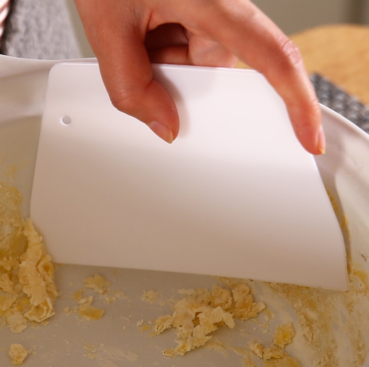 White Cutter Baking Tools Dough Cutter Cake Smoother Cake Scrapers Multifunction PP Blade Kitchen G White Ustensiles Patisserie