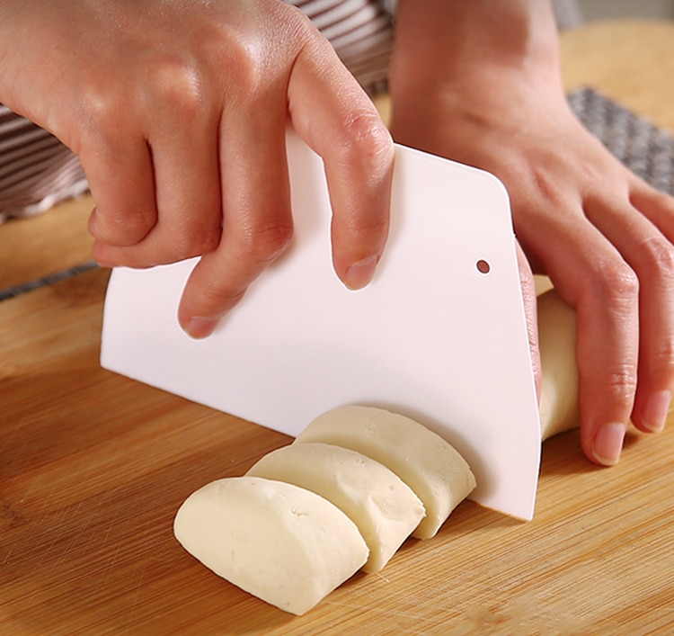 White Cutter Baking Tools Dough Cutter Cake Smoother Cake Scrapers Multifunction PP Blade Kitchen G White Ustensiles Patisserie