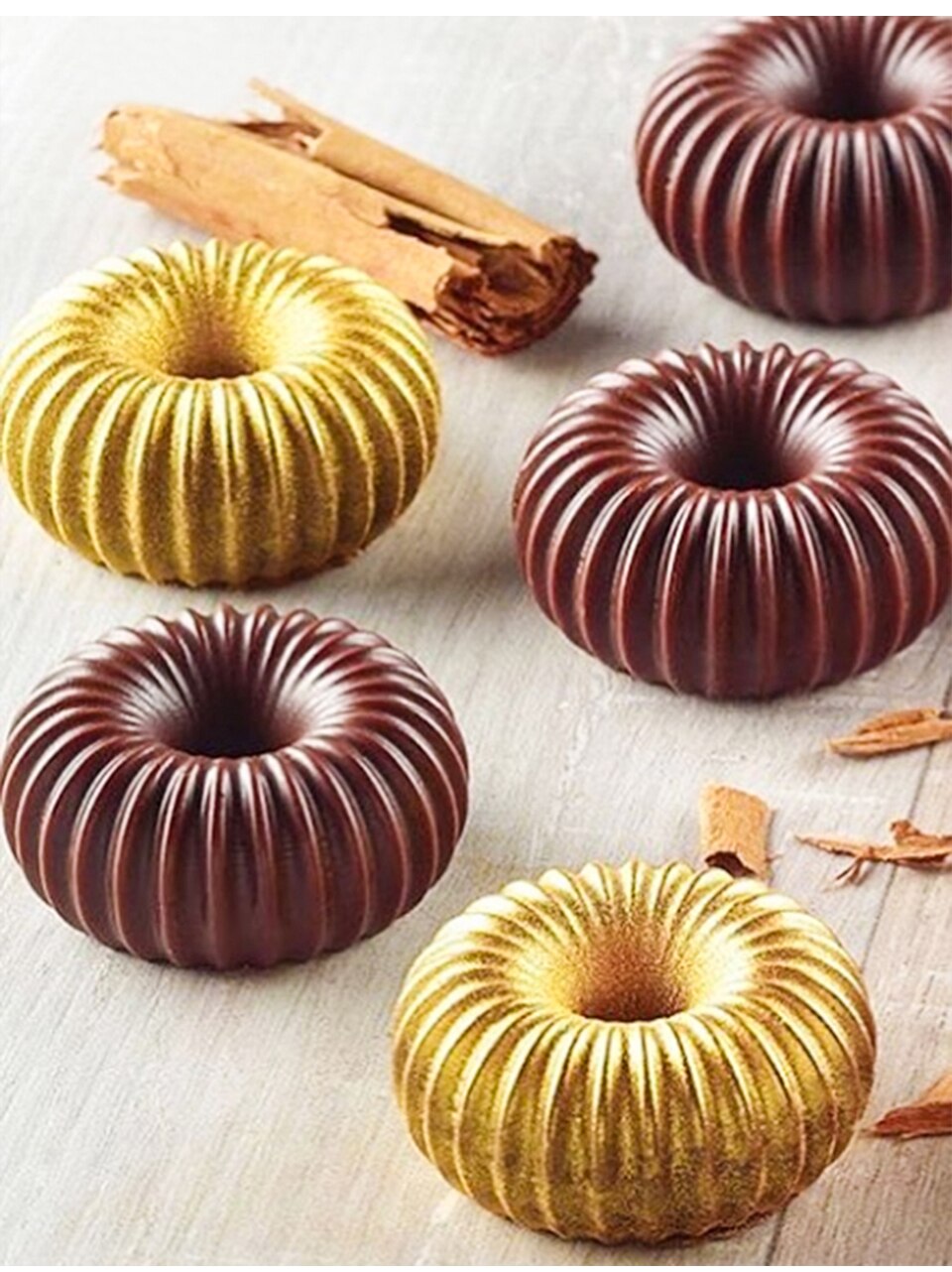 6 Cavity Spiral Chiffon Mousse Mold Silicone Mold for DIY Baking Desserts Mould 6 Cavity Spiral Chiffon Mousse Mold Silicone Mold for DIY Baking Desserts Mould