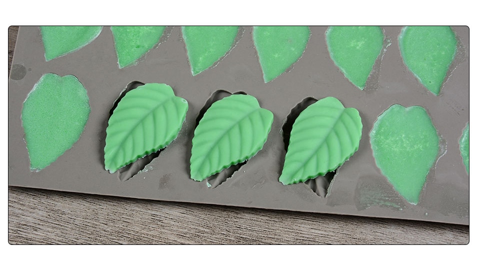 28 Cavity Leaves Shaped Silicone Molds For Mastic Confectionery Accessories Chocolate Cake Decorating Tools Baking