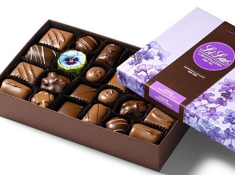 Custom Luxury Gift Paper Chocolate Packing Box manufacturer,Magnetic Chocolate gift packaging boxes with insert ---PX2001