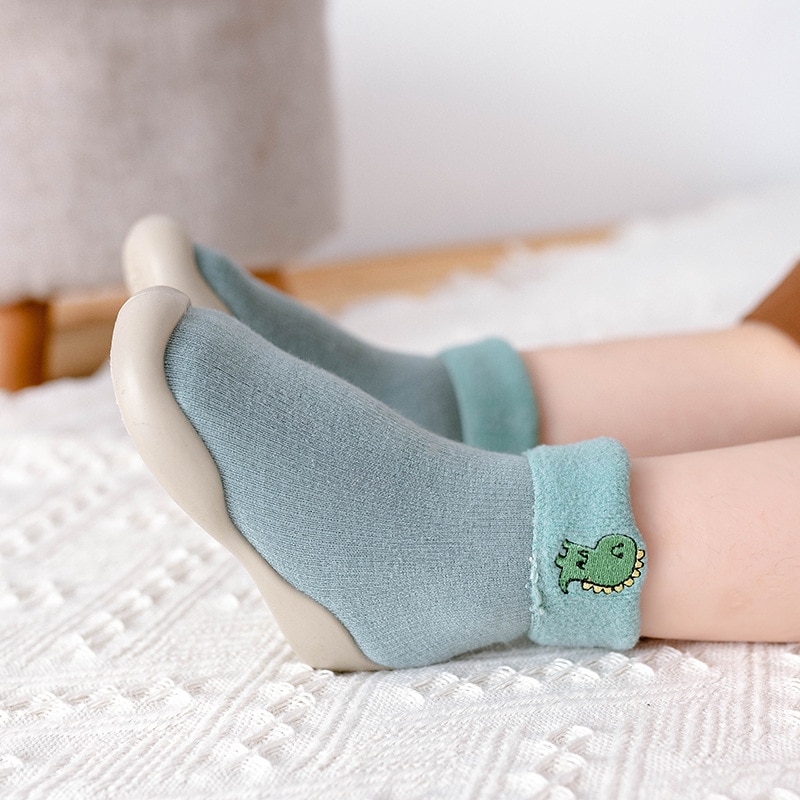 children's sock shoes , lamb wool snow socks shoes baby embroidery socks toddler first walkers