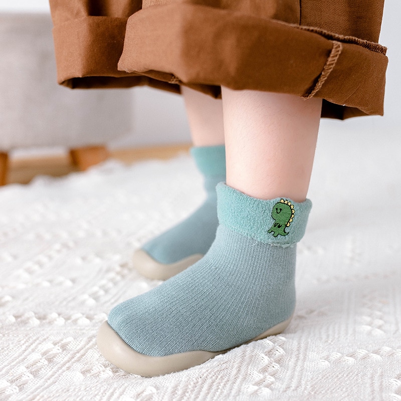 children's sock shoes , lamb wool snow socks shoes baby embroidery socks toddler first walkers