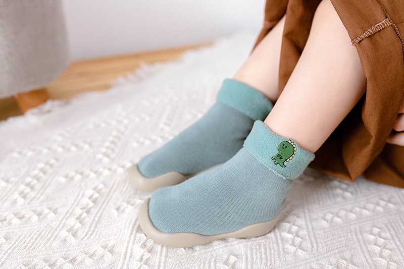 children's sock shoes , lamb wool snow socks shoes baby embroidery socks toddler first walkers