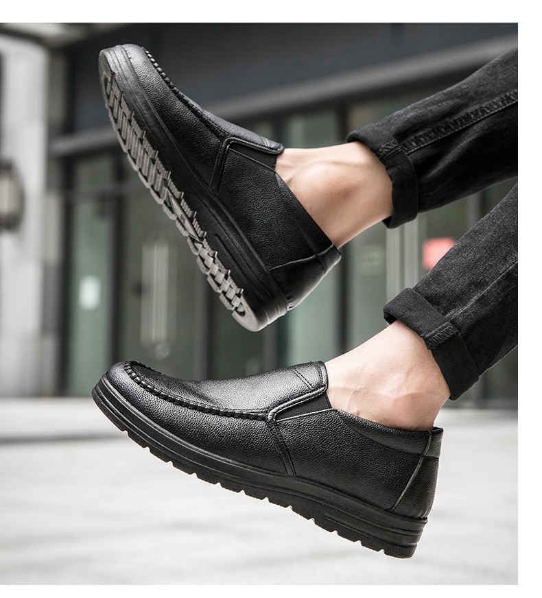 Men Loafers Light Leather Casual Shoes 2020 Autumn Male Outdoor Walking Shoes Comfortable Mens Sneakers Soft Loafers Men's Shoes