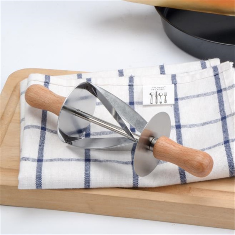 Kitchen Baking Stainless Steel Rolling Dough Cutter For Making Croissant Cake Decorating Tools Rolling Knife For Croissant Bread