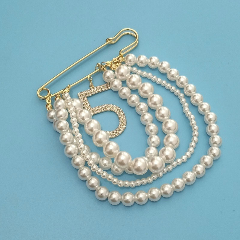 Fashion Pearl Figure 5 Tassel Brooch Big Pin Corsage Western Assembly Decoration