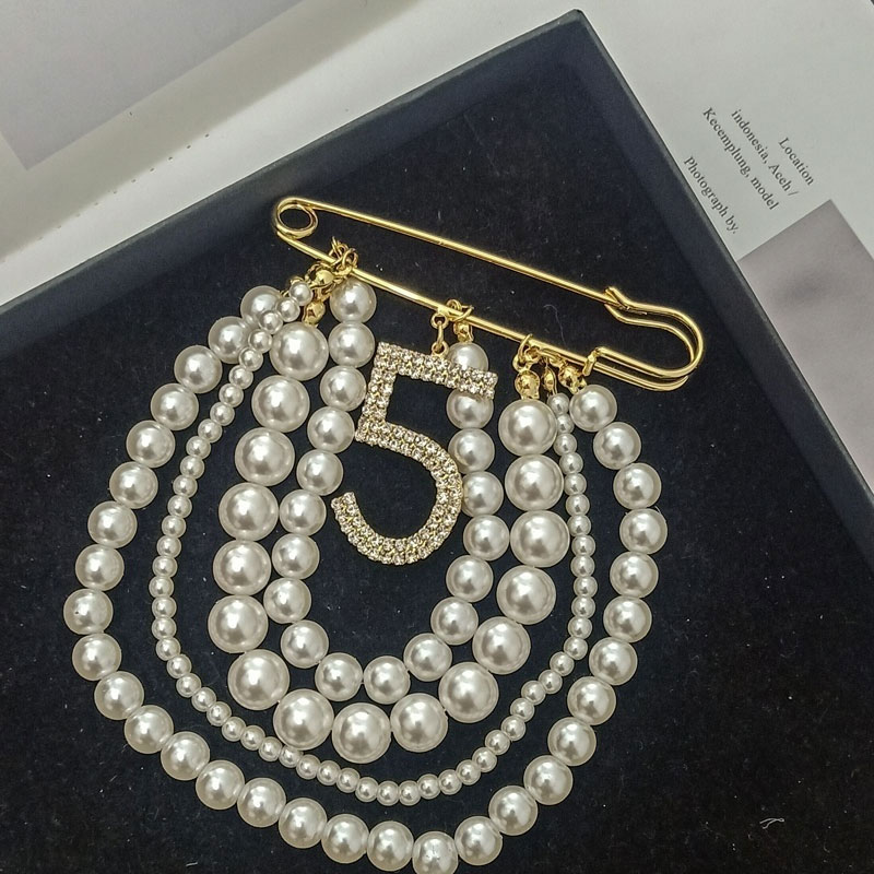 Fashion Pearl Figure 5 Tassel Brooch Big Pin Corsage Western Assembly Decoration