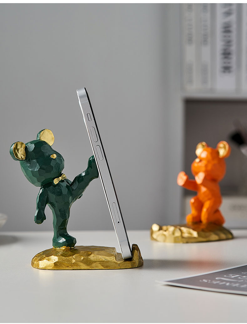 Violent Bear Phone Holder kawaii desk accessories aesthetic kawaii room decor gadgets desktop sculpture gaming