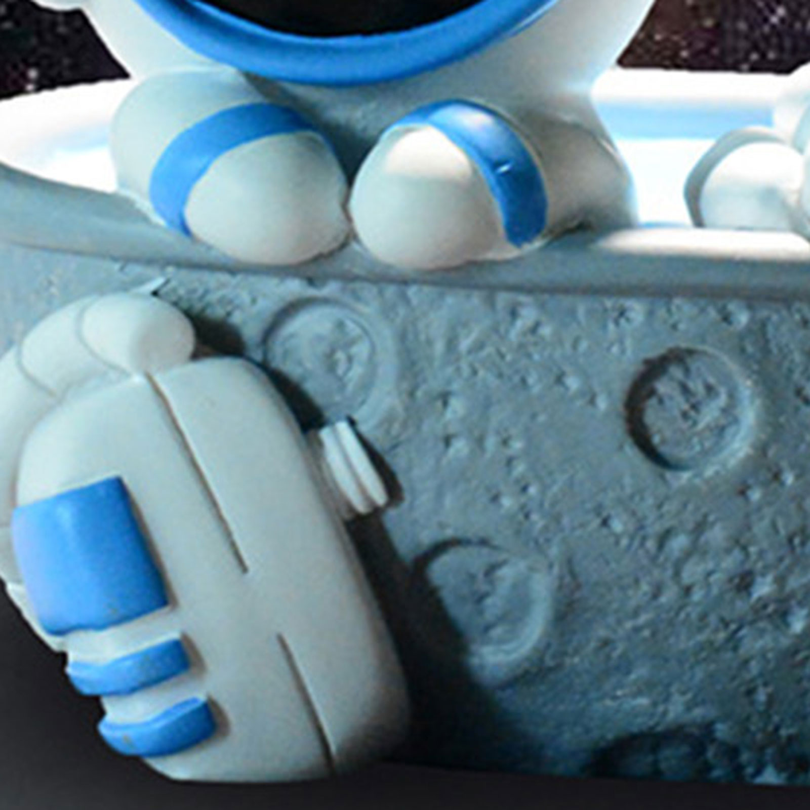Spaceman Blind Box Toy Resin Astronaut Model Space Gift Desktop Decoration Astronaut  Miniature Statue for Party Gift Home Decor